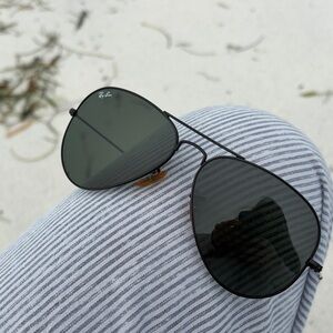 Ray-Ban Dark Lens Aviator Sunglasses